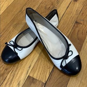 Italian Leather B&W ballet flat Sz 6.5